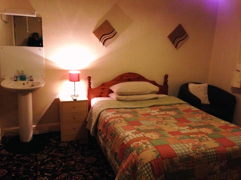 Garden Gate Guest House Честър Стая снимка