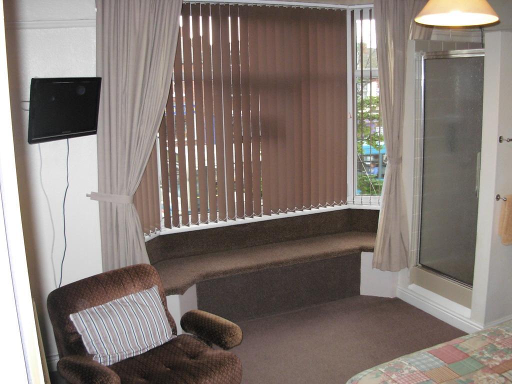 Garden Gate Guest House Честър Стая снимка